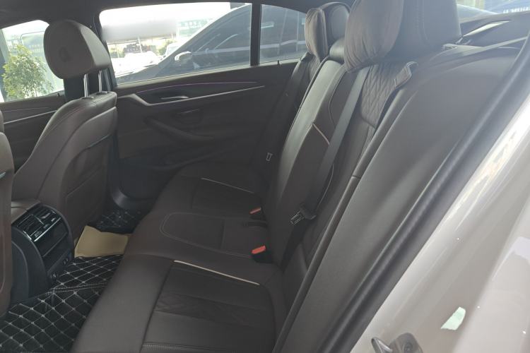 Used BMW 5 Series 2023 Restyled 530Li Leading Edition M Sport Package Left Rear Seat
