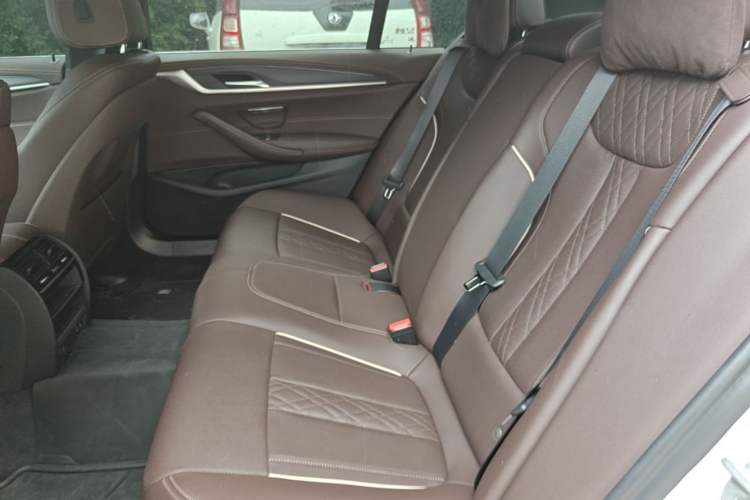 Used BMW 5 Series 2023 530Li Leading Model M Sport Package Left Rear Seat
