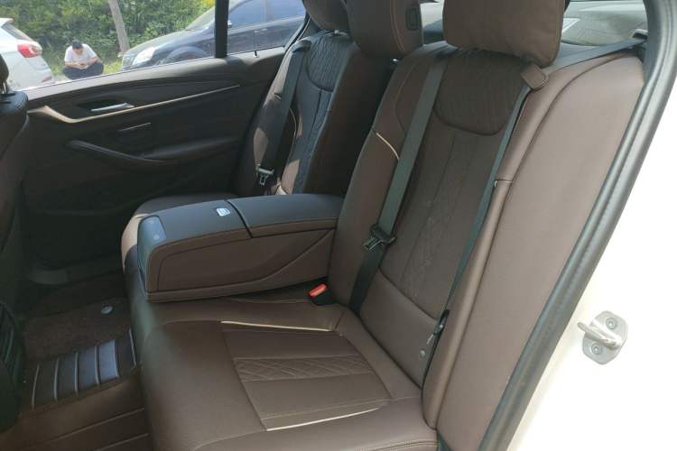 Used BMW 5 Series 2023 530Li Leading Model M Sport Package Left Rear Seat