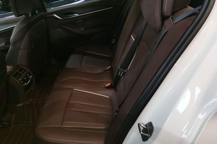 Used BMW 5 Series 2023 530Li Luxury Edition M Sport Package Left Rear Seat