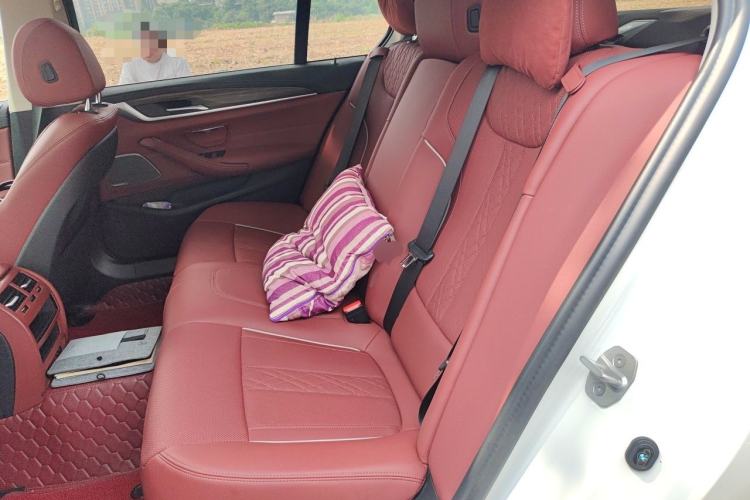 Used BMW 5 Series 2023 530Li Leading Edition Luxury Package Left Rear Seat