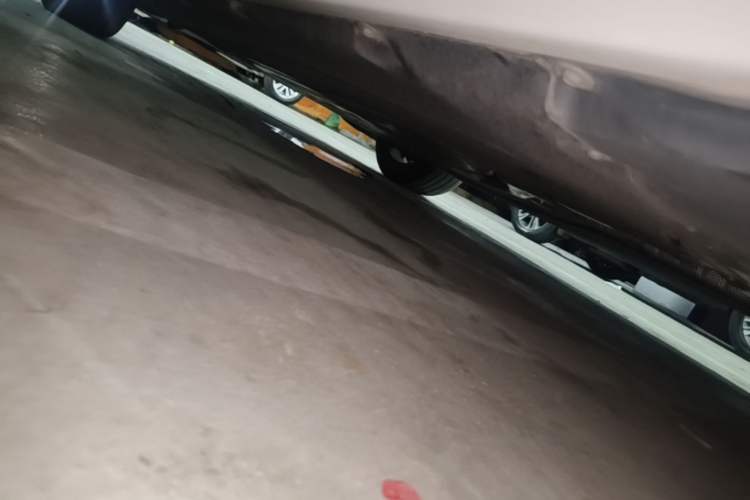 Used BMW 5 Series 2023 530Li Leading Edition Luxury Package Left Side Sill