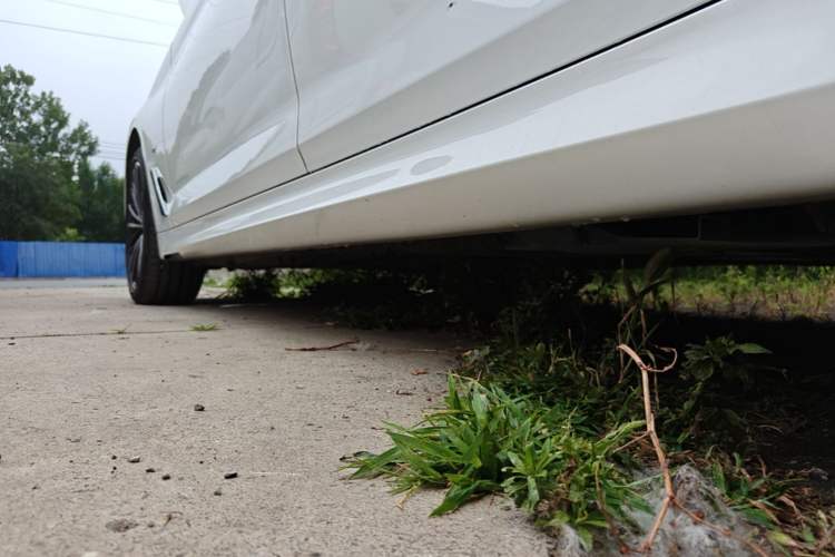 Used BMW 5 Series 2023 530Li Leading Model M Sport Package Left Side Sill