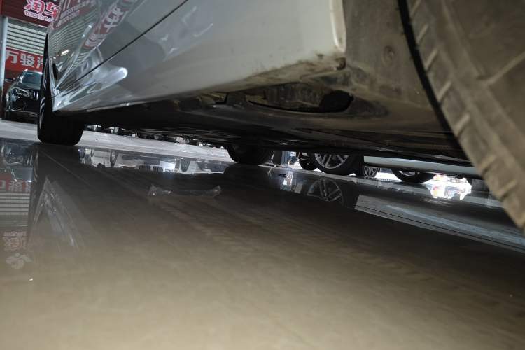 Used BMW 5 Series 2023 530Li Leading Edition Luxury Package Left Side Sill