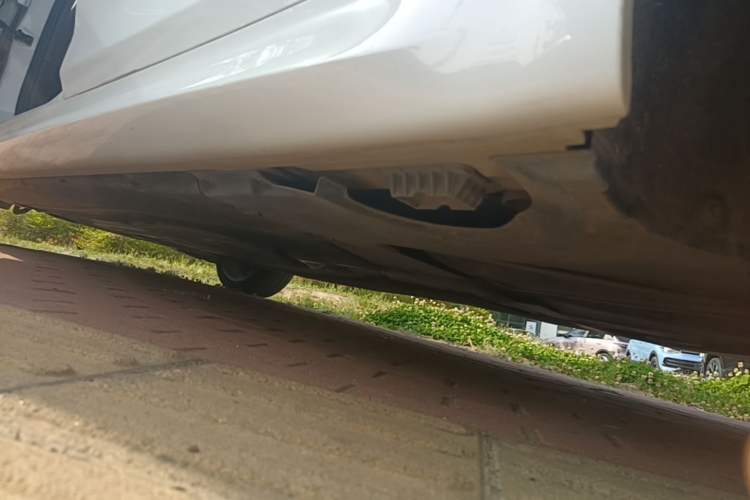Used BMW 5 Series 2023 530Li Leading Model M Sport Package Left Side Sill