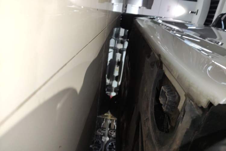 Used BMW 5 Series 2023 530Li Leading Model M Sport Package Left Side Sill