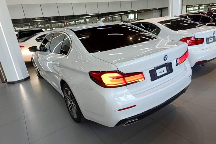 Used BMW 5 Series 2023 530Li Leading Edition Luxury Package Rear Left 45 Deg