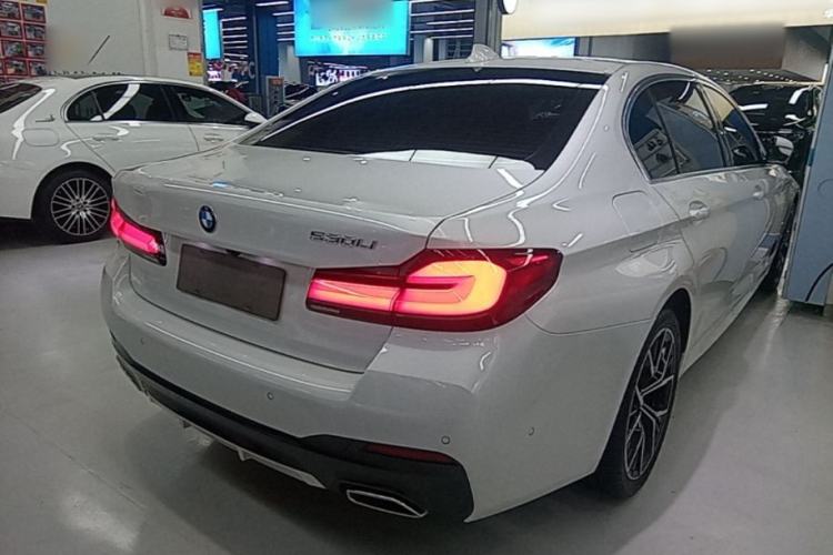 Used BMW 5 Series 2023 530Li Luxury Edition M Sport Package Rear Right 45 Deg