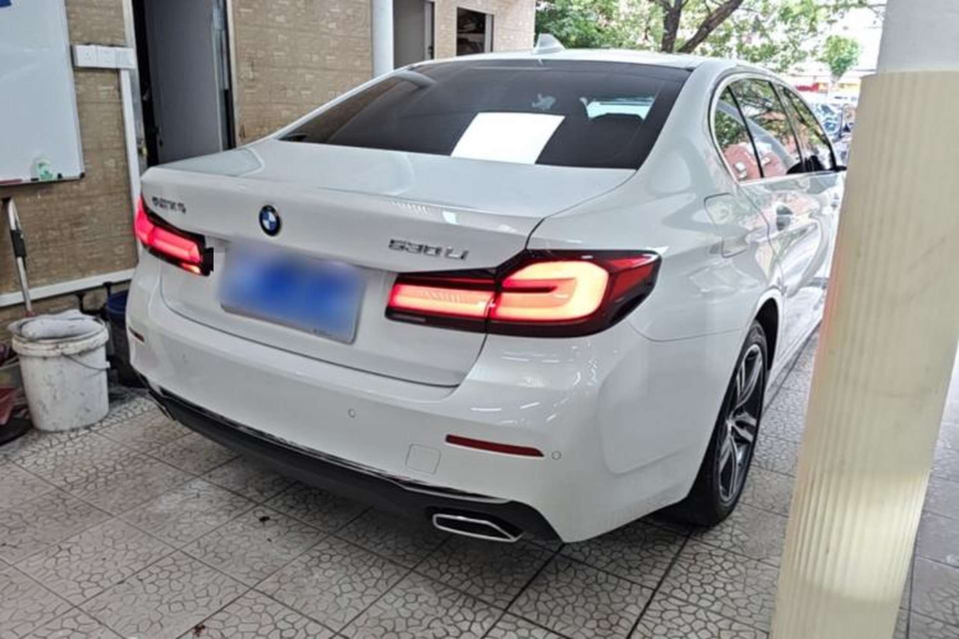Used BMW 5 Series 2023 530Li Leading Edition Luxury Package Rear Right 45 Deg