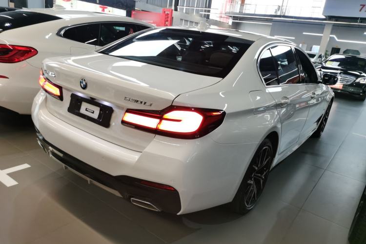 Used BMW 5 Series 2023 530Li Luxury Edition M Sport Package Rear Right 45 Deg
