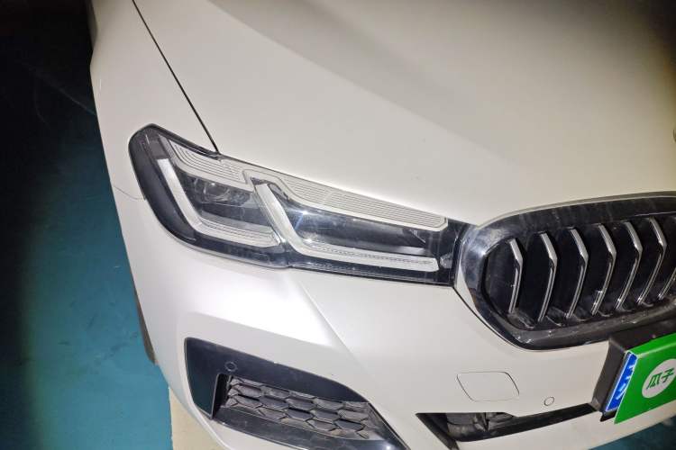 Used BMW 5 Series 2023 530Li Luxury Edition M Sport Package Right Front Headlight
