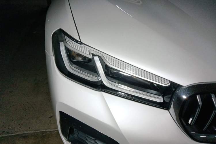 Used BMW 5 Series 2023 530Li Leading Model M Sport Package Right Front Headlight
