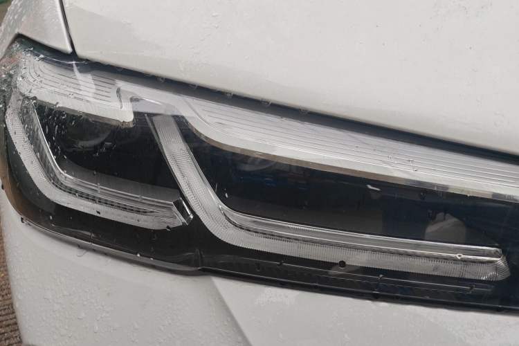 Used BMW 5 Series 2023 530Li Leading Model M Sport Package Right Front Headlight