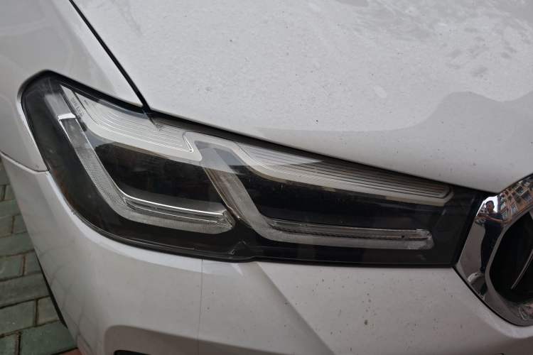 Used BMW 5 Series 2023 530Li Leading Model M Sport Package Right Front Headlight