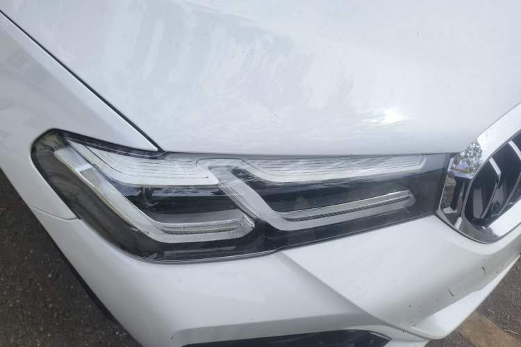 Used BMW 5 Series 2023 530Li Luxury Edition M Sport Package Right Front Headlight