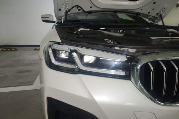 Used BMW 5 Series 2023 530Li Leading Model M Sport Package Right Front Headlight