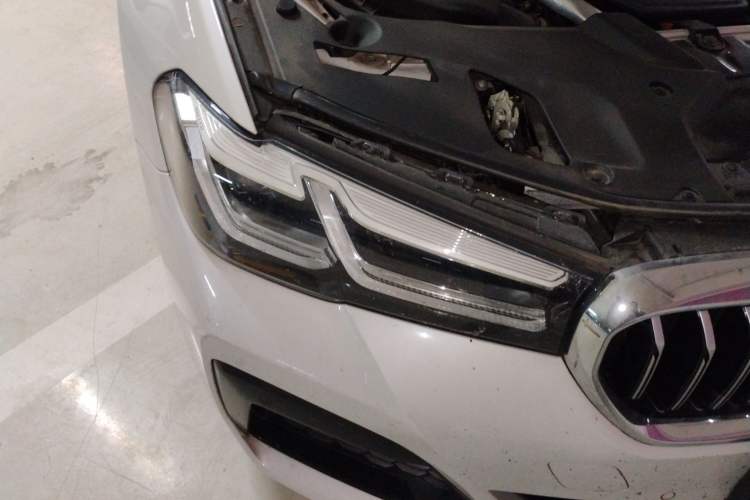 Used BMW 5 Series 2023 530Li Leading Model M Sport Package Right Front Headlight