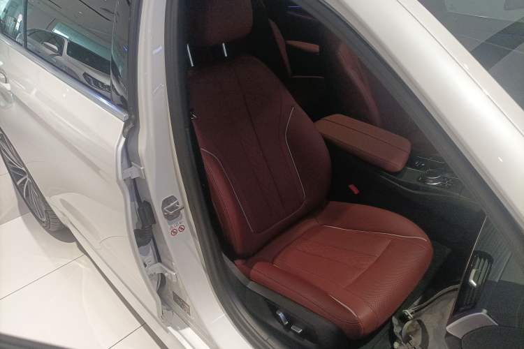 Used BMW 5 Series 2023 530Li Leading Model M Sport Package Right Front Seat