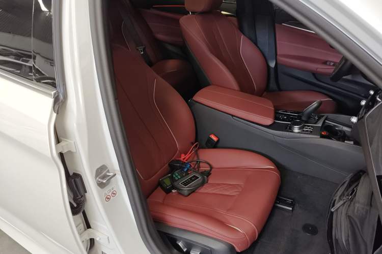 Used BMW 5 Series 2023 530Li Leading Model M Sport Package Right Front Seat