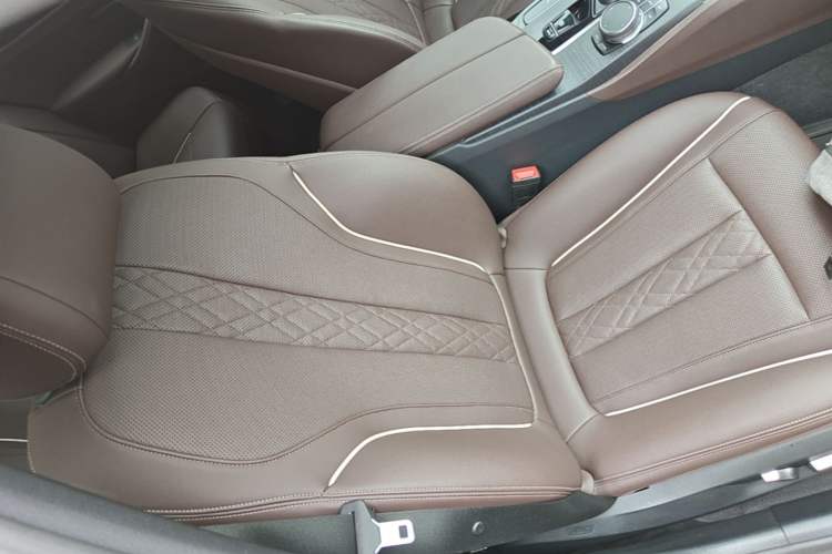 Used BMW 5 Series 2023 530Li Leading Model M Sport Package Right Front Seat
