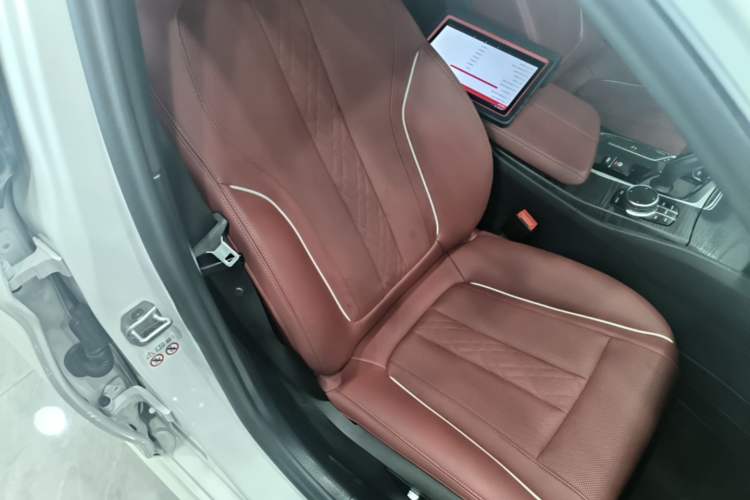 Used BMW 5 Series 2023 530Li Leading Model M Sport Package Right Front Seat