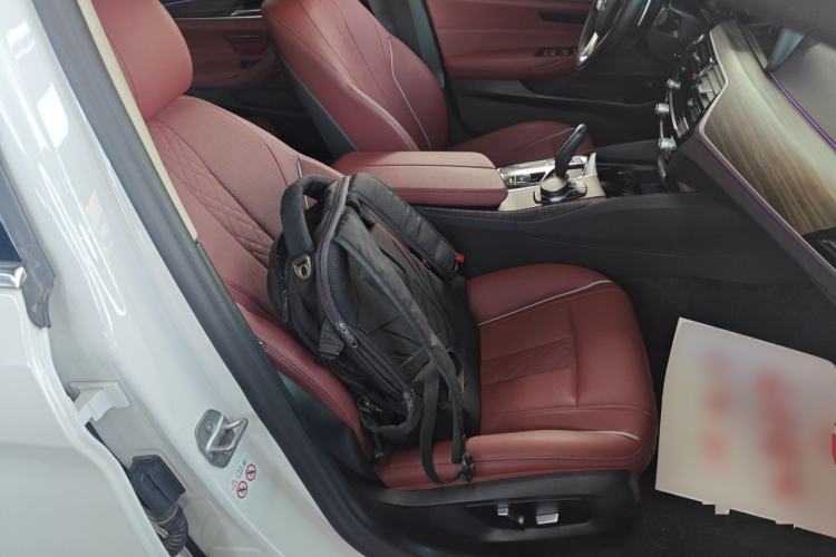 Used BMW 5 Series 2023 530Li Leading Edition Luxury Package Right Front Seat