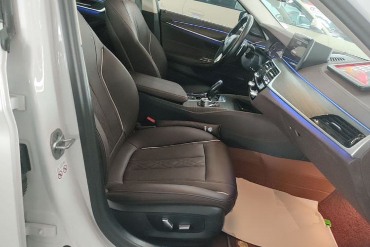 Used BMW 5 Series 2023 530Li Leading Edition Luxury Package Right Front Seat