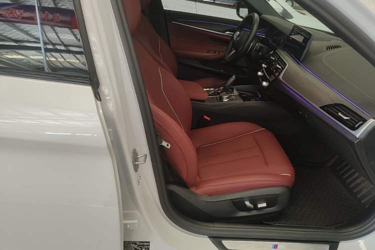 Used BMW 5 Series 2023 530Li xDrive M Sport Package Right Front Seat