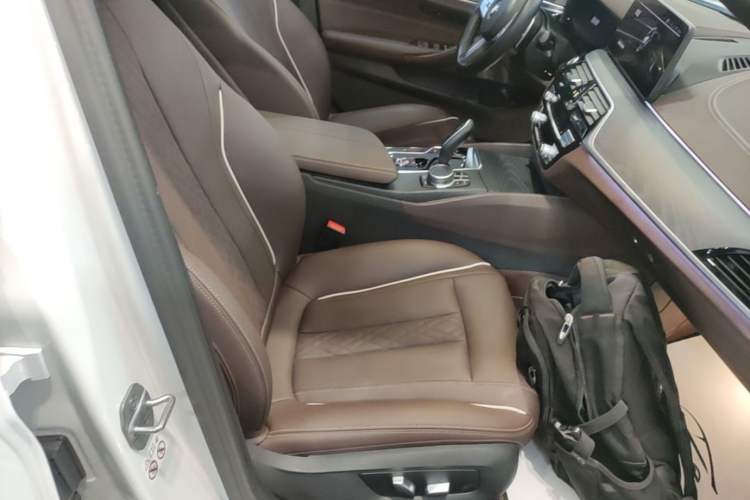 Used BMW 5 Series 2023 530Li Leading Model M Sport Package Right Front Seat