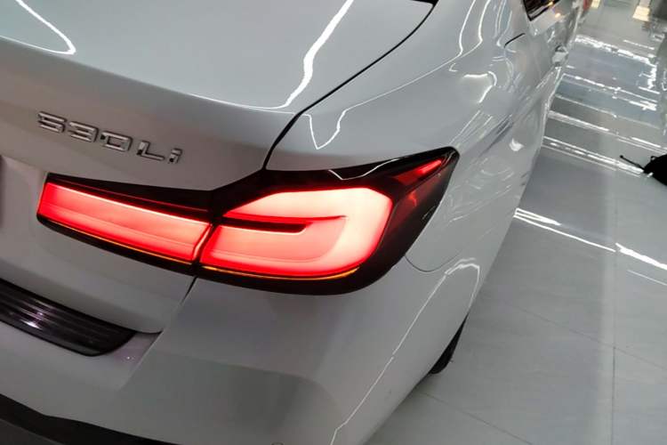 Used BMW 5 Series 2023 530Li Leading Model M Sport Package Right Rear Taillight