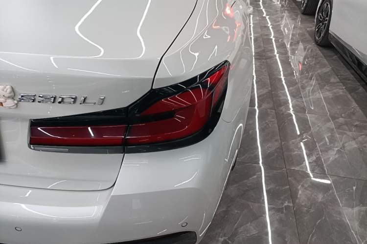 Used BMW 5 Series 2023 Restyled 530Li Leading Edition M Sport Package Right Rear Taillight