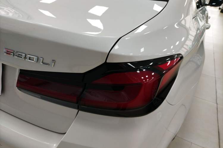 Used BMW 5 Series 2023 530Li Leading Model M Sport Package Right Rear Taillight