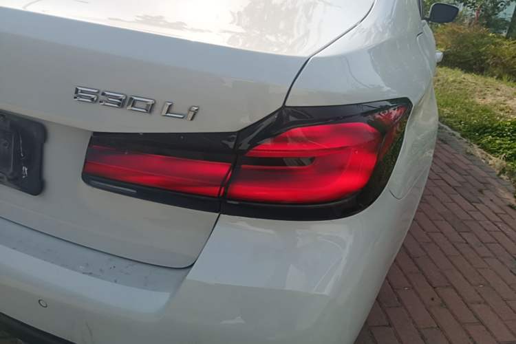 Used BMW 5 Series 2023 530Li Leading Model M Sport Package Right Rear Taillight