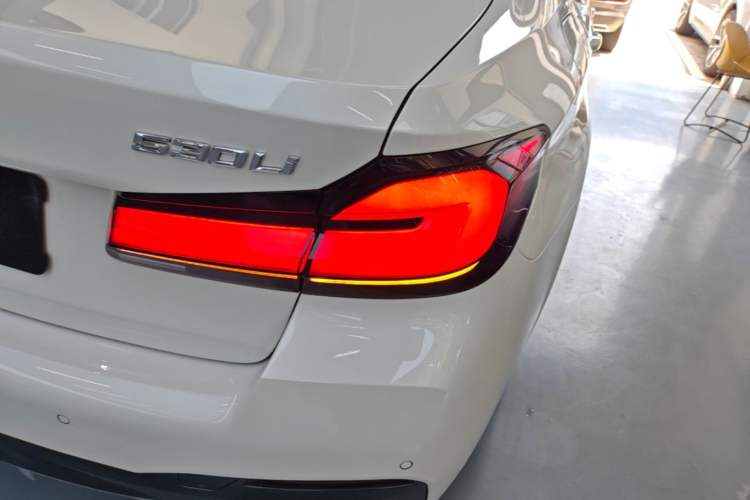 Used BMW 5 Series 2023 530Li Leading Model M Sport Package Right Rear Taillight
