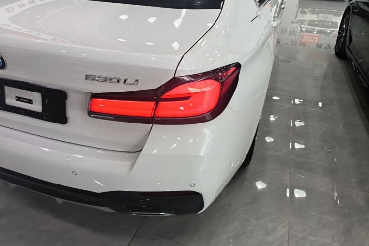 Used BMW 5 Series 2023 530Li Leading Model M Sport Package Right Rear Taillight