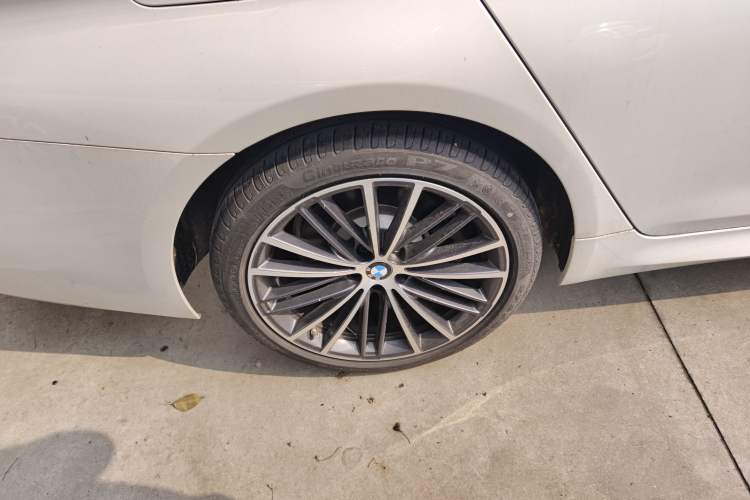 Used BMW 5 Series 2023 Restyled 530Li Leading Edition M Sport Package Right Rear Wheel Hub