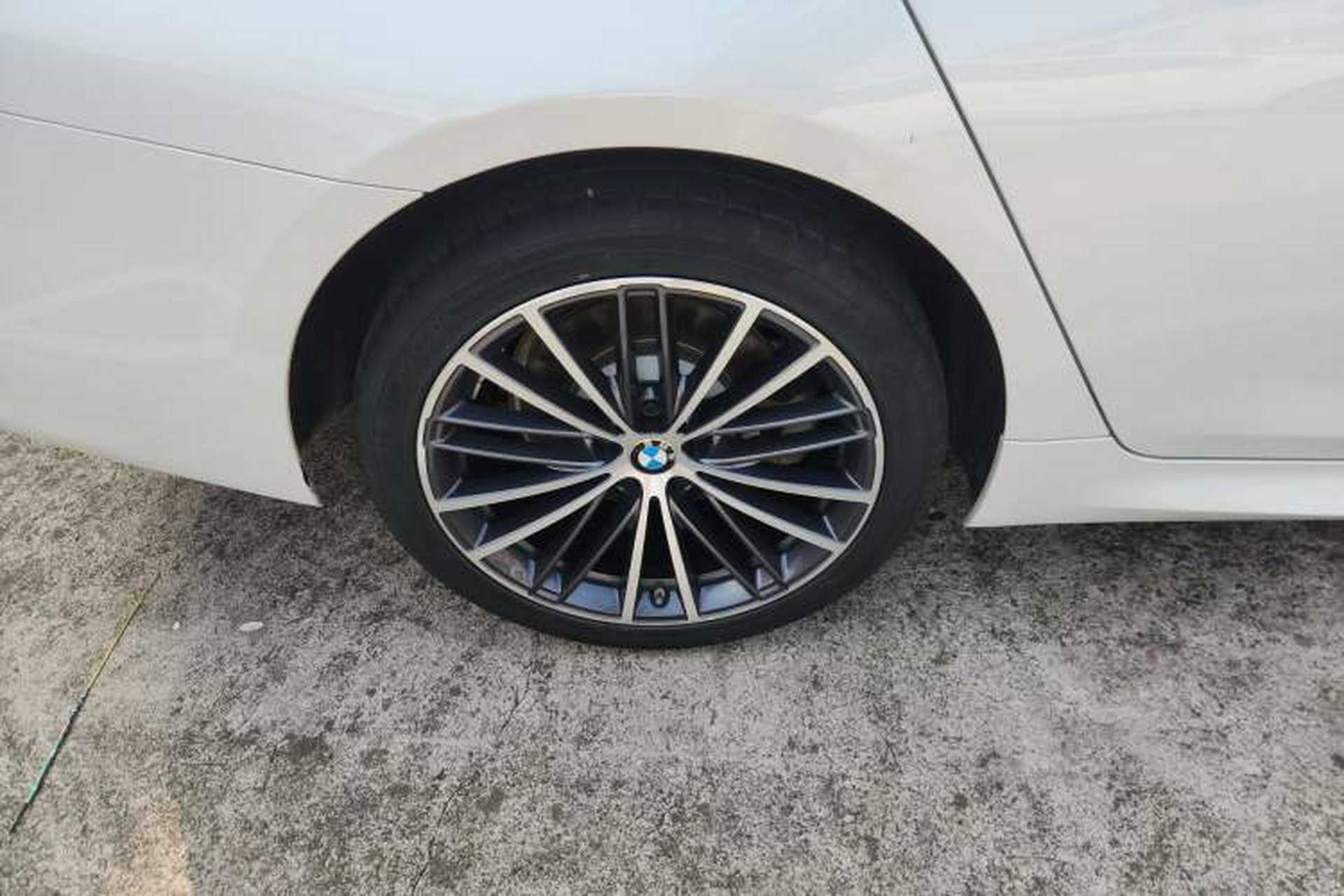 Used BMW 5 Series 2023 Restyled 530Li Leading Edition M Sport Package Right Rear Wheel Hub