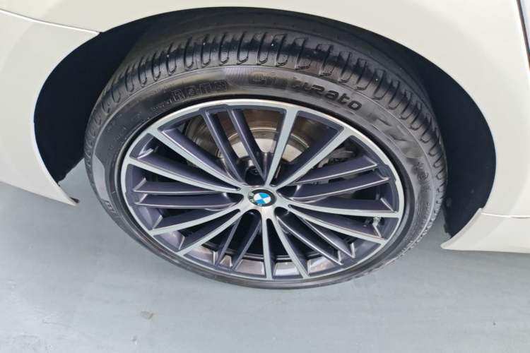 Used BMW 5 Series 2023 530Li Leading Model M Sport Package Right Rear Wheel Hub