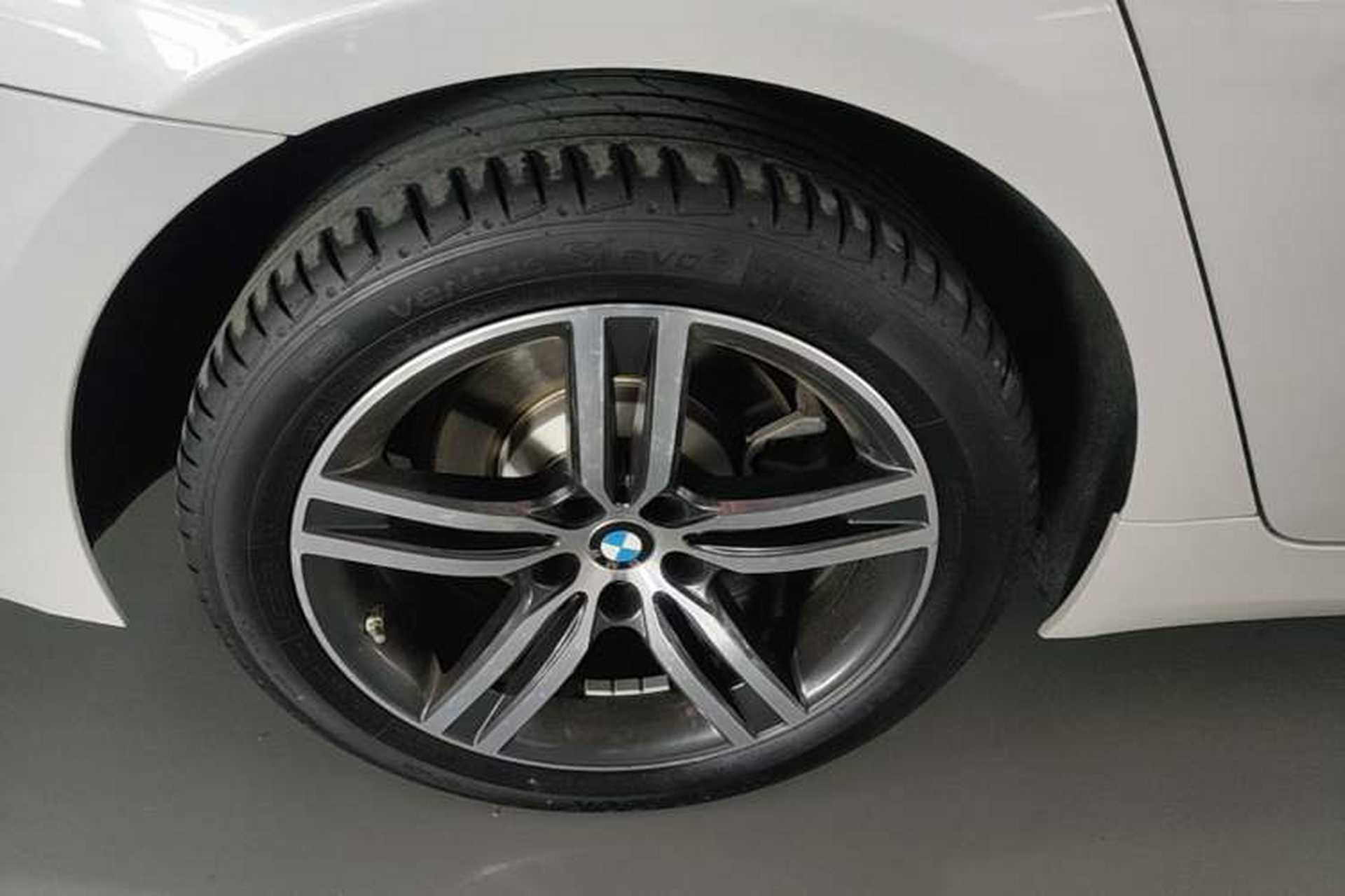 Used BMW 5 Series 2023 530Li Leading Edition Luxury Package Right Rear Wheel Hub