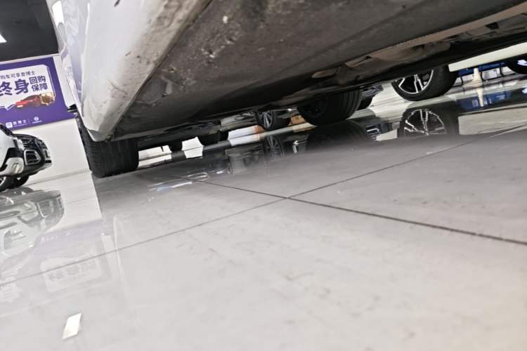 Used BMW 5 Series 2023 530Li xDrive M Sport Package Right Side Sill