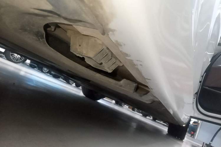 Used BMW 5 Series 2023 530Li Luxury Edition M Sport Package Right Side Sill
