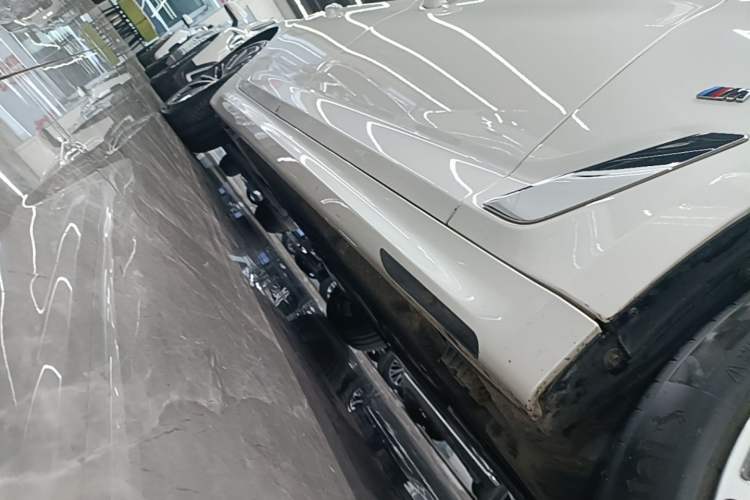 Used BMW 5 Series 2023 Restyled 530Li Leading Edition M Sport Package Right Side Sill