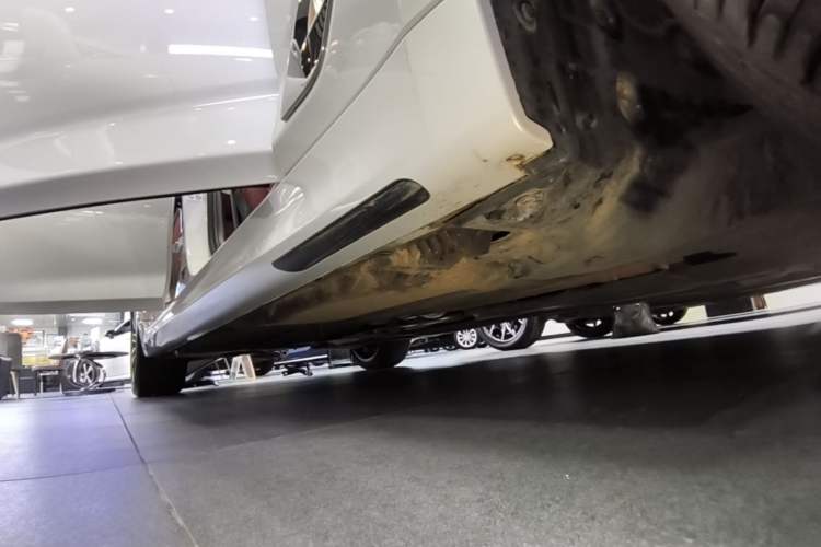 Used BMW 5 Series 2023 Restyled 530Li Leading Edition M Sport Package Right Side Sill