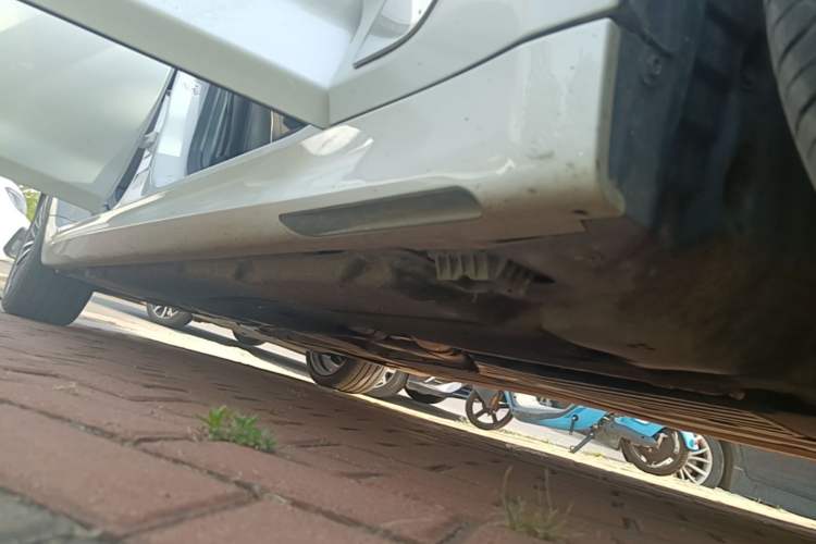 Used BMW 5 Series 2023 530Li Leading Model M Sport Package Right Side Sill