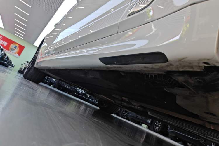 Used BMW 5 Series 2023 530Li Leading Model M Sport Package Right Side Sill