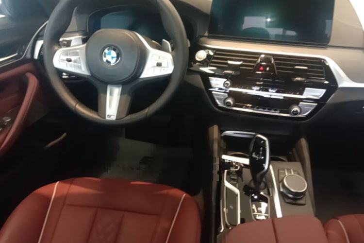 Used BMW 5 Series 2023 530Li xDrive M Sport Package Steering Wheel