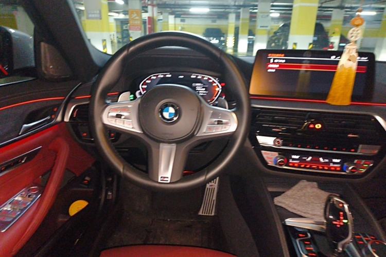 Used BMW 5 Series 2023 530Li Luxury Edition M Sport Package Steering Wheel