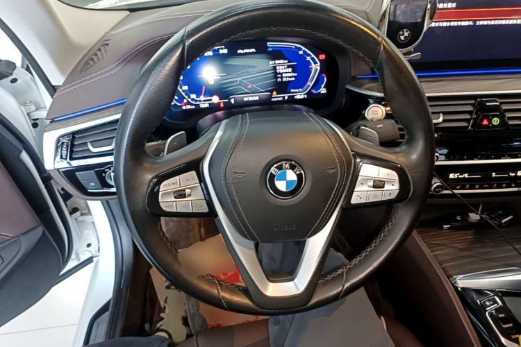 Used BMW 5 Series 2023 530Li Leading Edition Luxury Package Steering Wheel