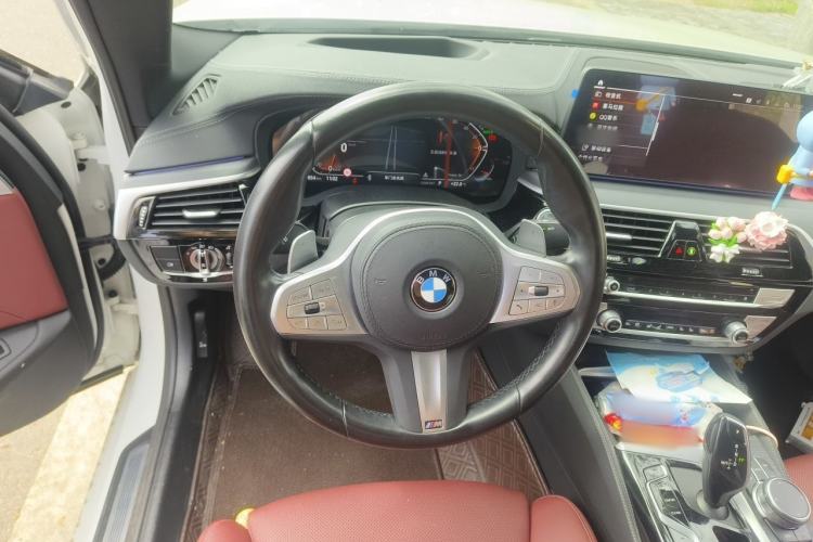 Used BMW 5 Series 2023 530Li Luxury Edition M Sport Package Steering Wheel