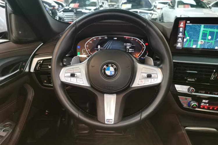 Used BMW 5 Series 2023 530Li Luxury Edition M Sport Package Steering Wheel